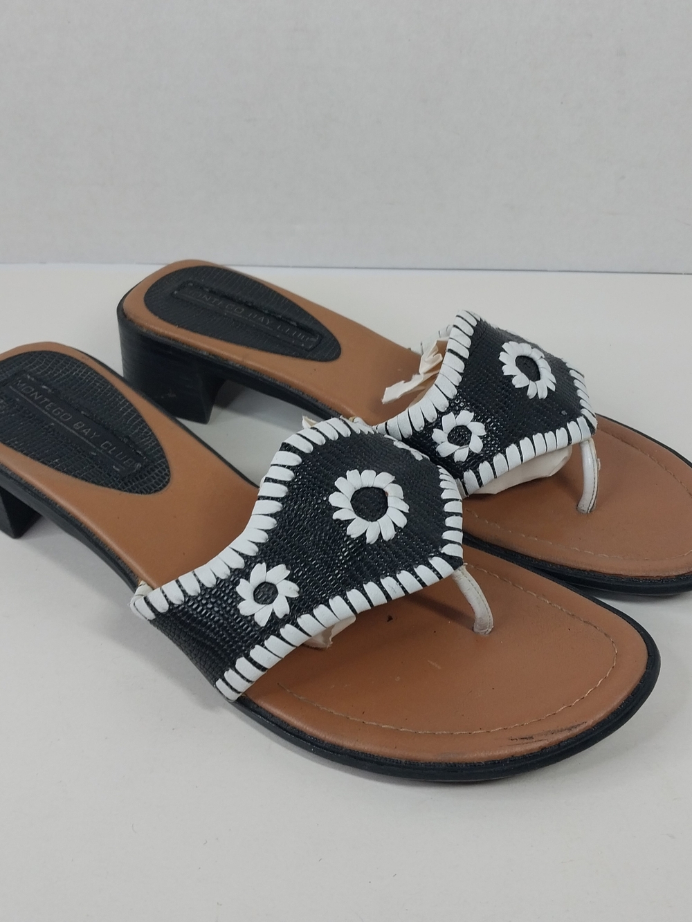 Montego Bay Club Womens Size 6.5 Whipstitched Thong Sandals Coastal Resort Shoes